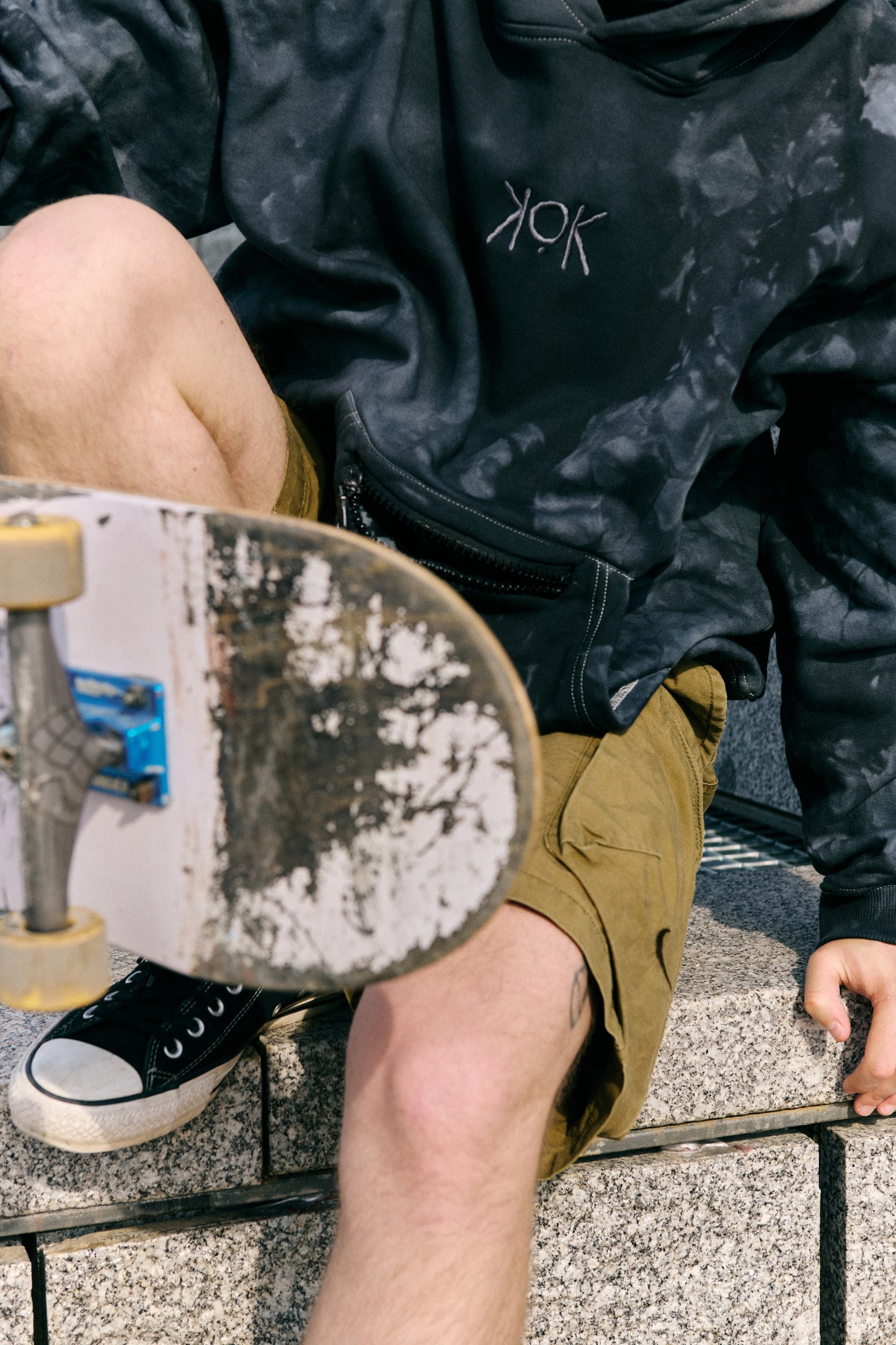 HOODIE DYED BLACK